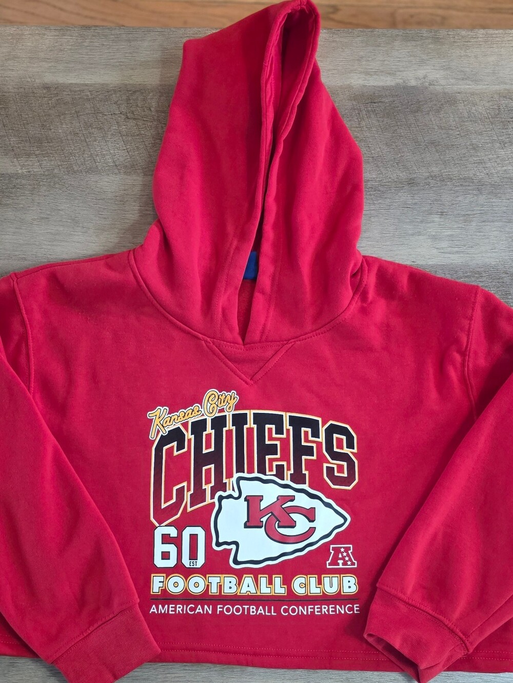 Kansas City Chiefs Red Pullover Cropped Hoodie - Women's. Size XL. NWT!